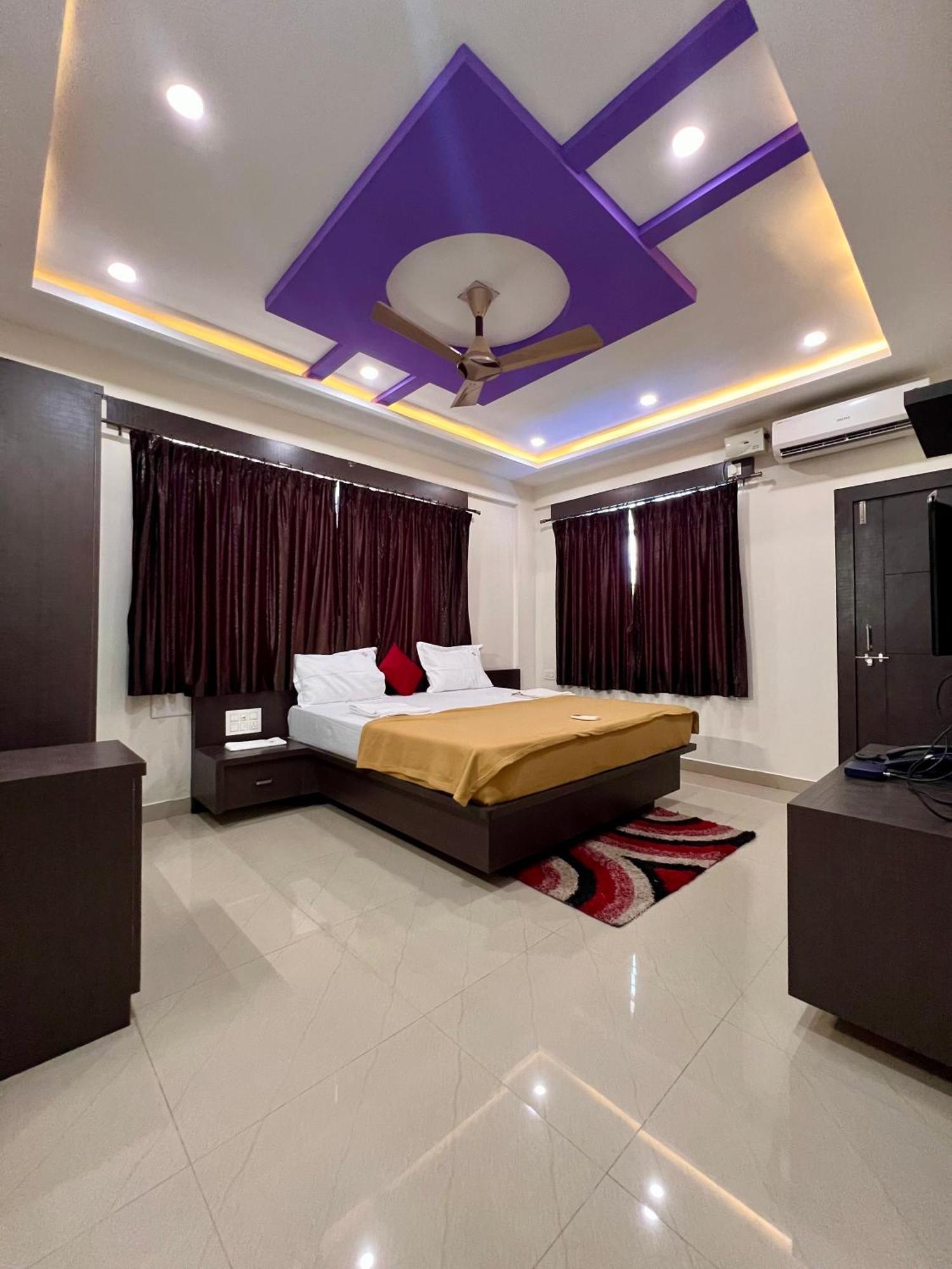 Ratna Sagar Hotel Manipal Exterior photo